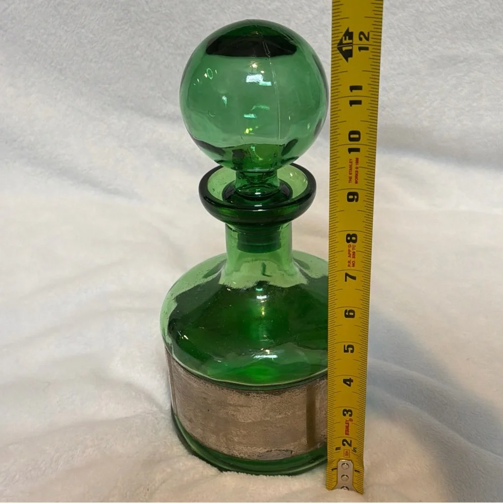 Emerald Green glass decanter & ball stopper 12” - Vintage